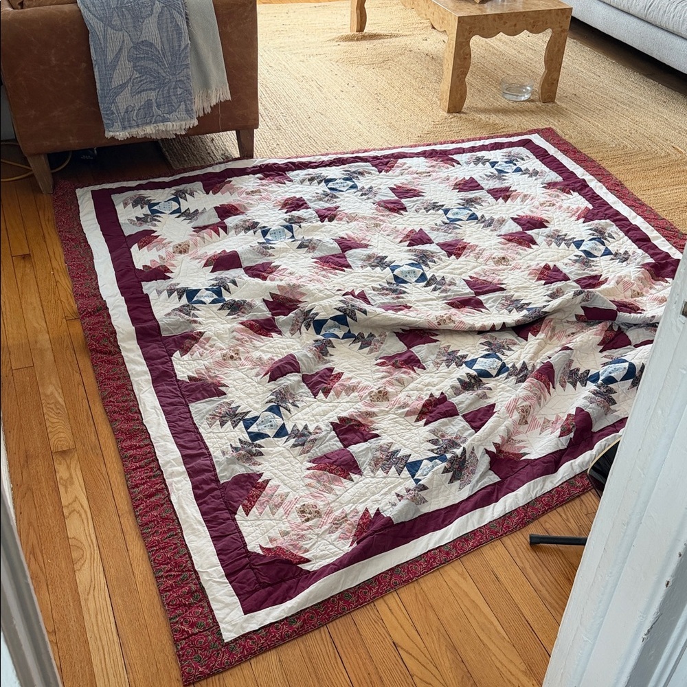 Elegant Patchwork Quilt in Burgundy and Blue